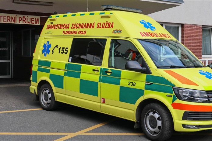 Dálnici D5 u Plzně uzavřela nehoda dvou aut