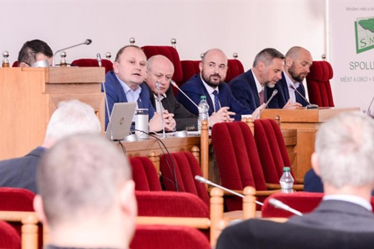 Na plzeňské radnici se sešli členové Sdružení měst a obcí. Jaké jsou priority starostů?