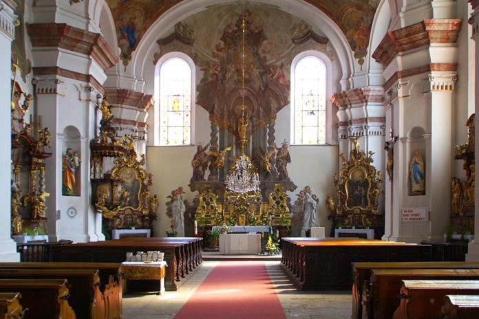 Domažlice pošlou statisíce korun na opravu kostela i plzeňské charitě