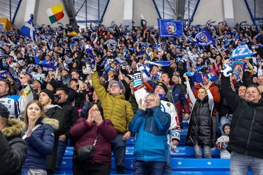 Indiáni chystají tradiční rozloučení se sezonou. Fanoušci se s hráči utkají přímo na ledě!