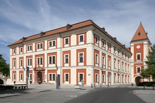 Zažijte Ostrov! Město s bohatou historií i současností. S nabídkou „pro každého něco“