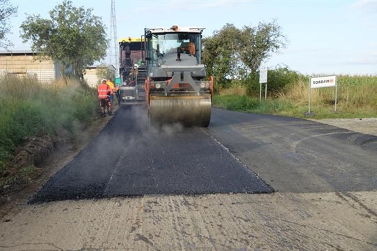 Karlovarský kraj plánuje rekonstrukci silnice mezi Radyní a Smilovem