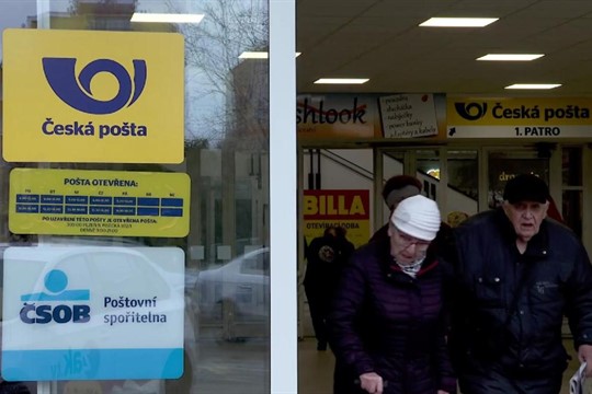 Hejtman Karlovarského kraje jednal se starosty měst, kterých se týká redukce poboček České pošty