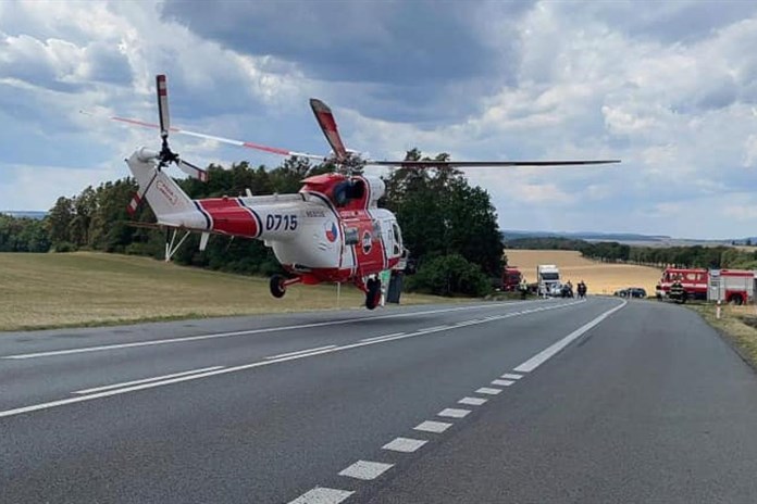 U Plas boural mladý motorkář, letěl pro něj vrtulník