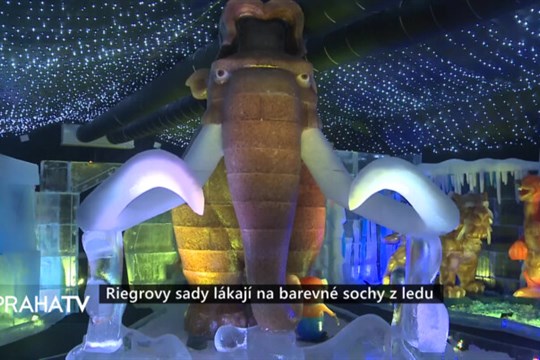Riegrovy sady lákají na barevné sochy z ledu