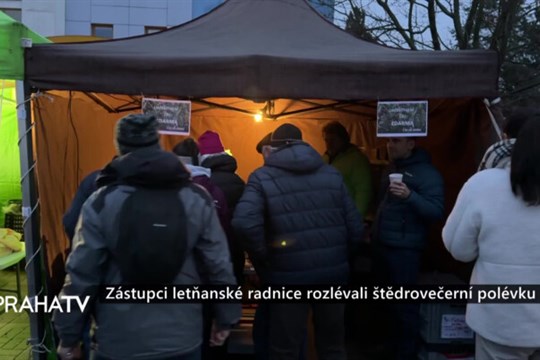Zástupci letňanské radnice rozlévali štědrovečerní polévku