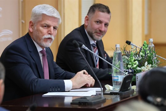 Pravomoc vyřešit veškeré problémy nemám, ale mohu na ně upozornit, řekl zastupitelům prezident