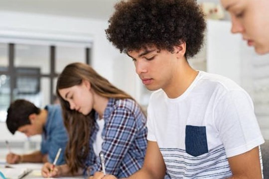 Kurzy rychločtení i mediální gramotnosti nabízí studentům Krajská knihovna v Karlových Varech