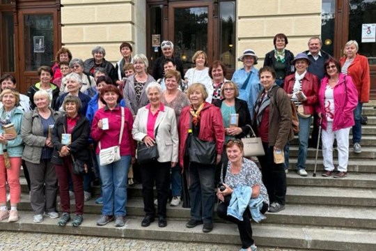 Celostátní setkání knihovnických seniorů: Tři dny plné kultury a poznání probíhají v Karlových Varech