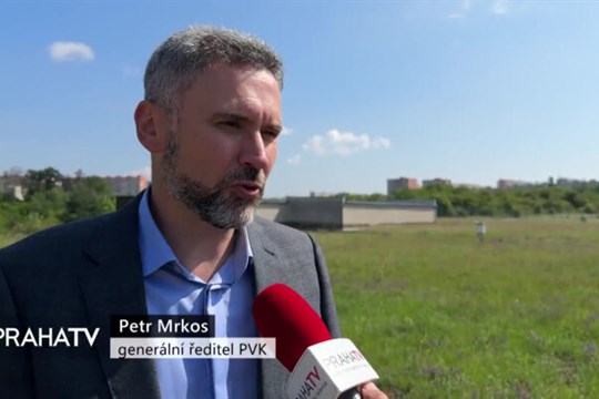 Střechu vodojemu v Modřanech zdobí travní porost
