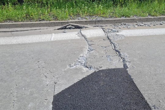 Silné deště poničily dálnici u Plzně