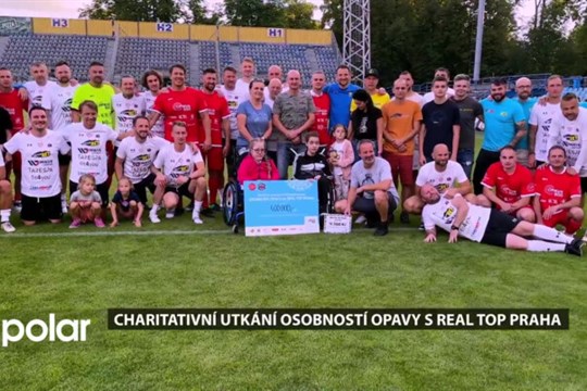 Osobnosti Opavy si zahrály s REAL TOP Praha. Fotbalovým utkáním hráči přispěli na dobrou věc