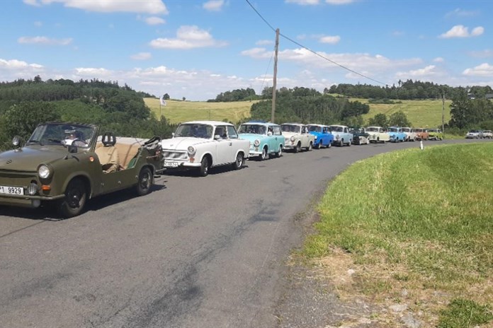 Na jarní výlet Šumavou se vypravili členové plzeňského Trabantklubu