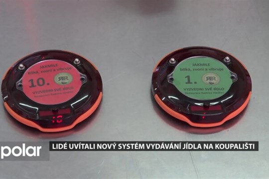 Lidé vítají nový systém vydávání jídel na havířovském koupališti