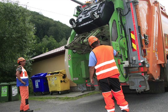 V Hanušovicích čipují popelnice