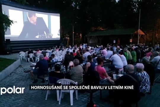 Hornosušané se společně bavili v letním kině při promítání komedie