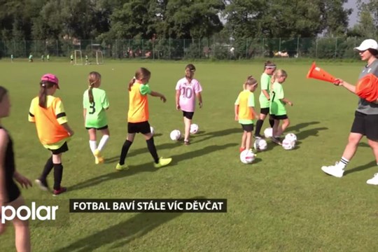 Fotbal baví stále víc děvčat, v MFK Karviná o ně není nouze