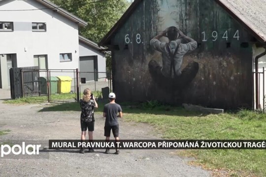 Sedí na místě, kde byl odvlečen a zastřelen. Mural pravnuka vykresluje životickou tragédii
