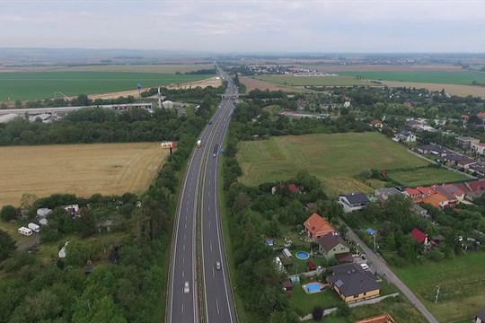 Opravy svodidel na dálnici mezi Olomoucí a Mohelnicí