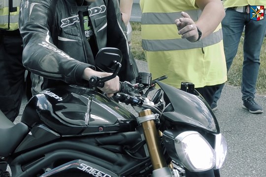 Policisté kontrolovali motorkáře na Červenohorském sedle