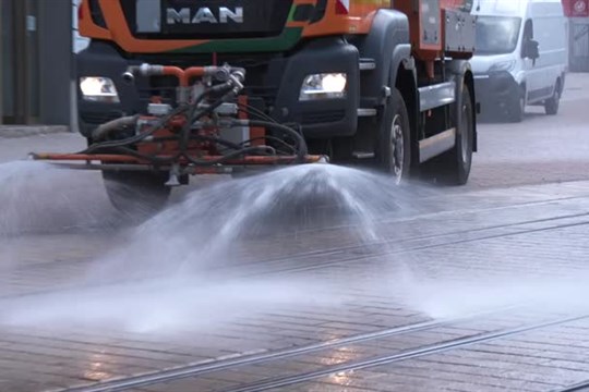 Liberec chladí ulice cisternami s mlžítky