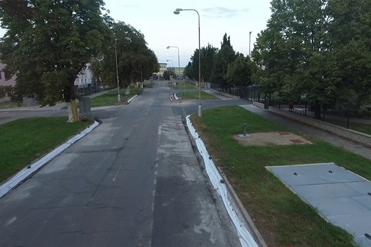 Na křižovatce ulic Tovární a Vejdovského probíhá rekonstrukce