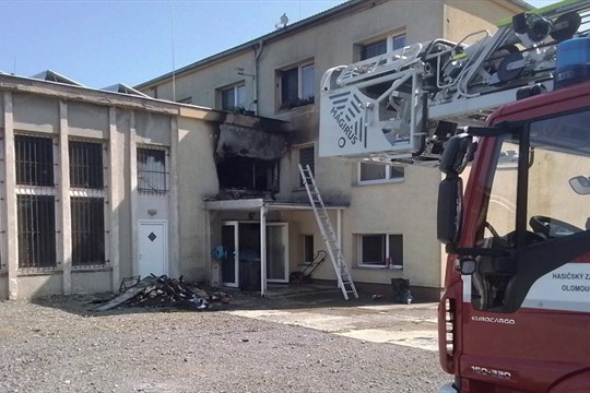 V Moravské Huzové hořel dům, zasahovaly čtyři jednotky hasičů