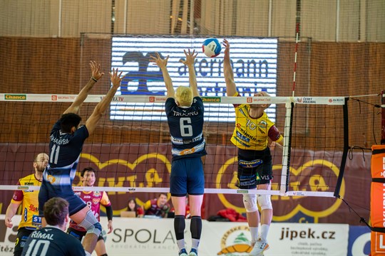 Volejbalisté Fatry podlehli Dukle jasně 0:3 a klesli na 8. místo