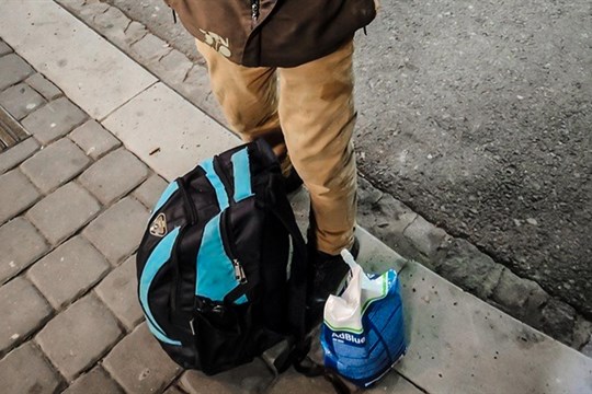 Noční krádež na čerpací stanici. Strážníci pomohli dopadnout recidivistu