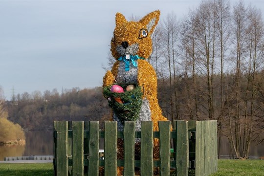 Plzeňský třetí městský obvod je připraven na Velikonoce: Zdobí ho výzdoba a probíhá úklid