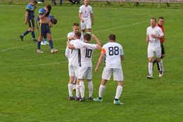 Fotbalové derby ovládli hráči Sadů