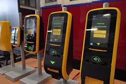 Cestující olomoucké MHD budou moct ve vozech platit kartou