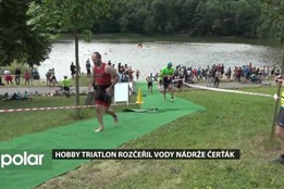 Hobby triatlon rozčeřil vody nádrže Čerťák, novinkou byla kategorie short